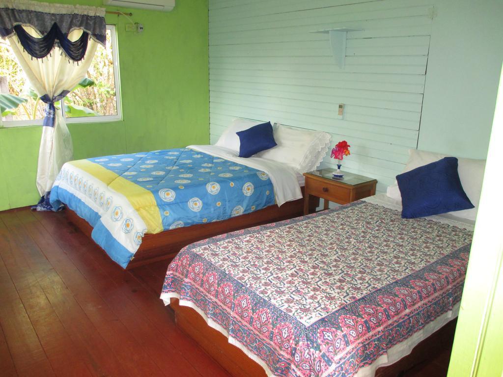 Hotel Flemming Tree Providencia Island Extérieur photo