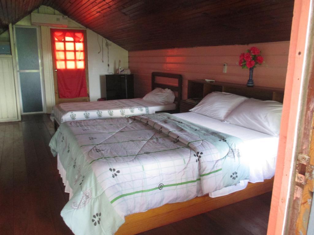 Hotel Flemming Tree Providencia Island Extérieur photo