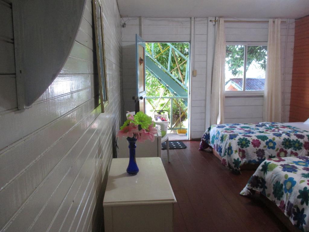 Hotel Flemming Tree Providencia Island Extérieur photo